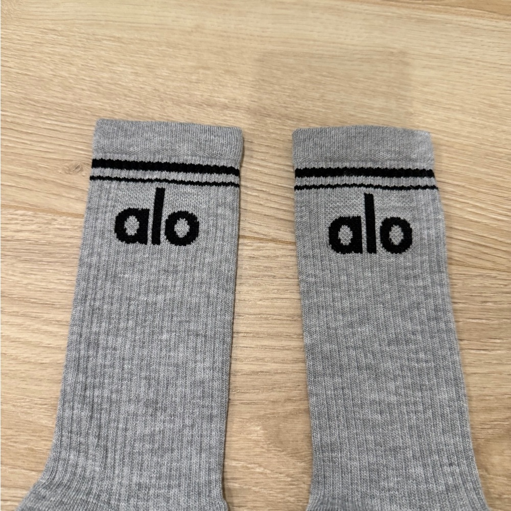 ALO unisex Gray Casual Socks - Picture 3 of 7